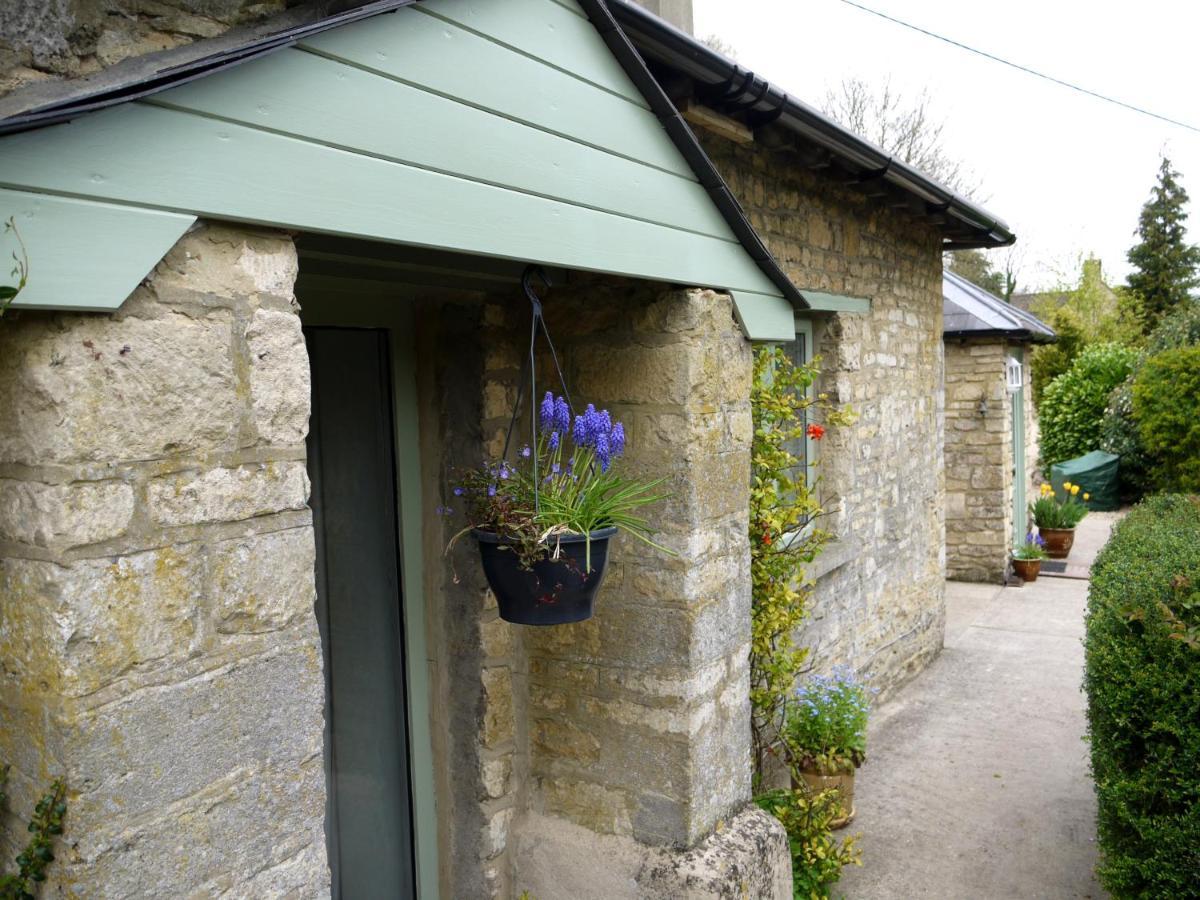 Cosy Stone Cottage, The Bungalow Perrotts Brook サイレンセスター エクステリア 写真